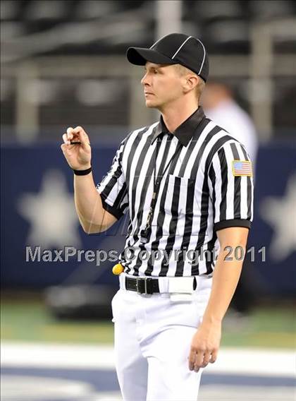 Thumbnail 2 in Liberty vs. Bastrop (4A Division 2 Region 2 Semifinals) photogallery.