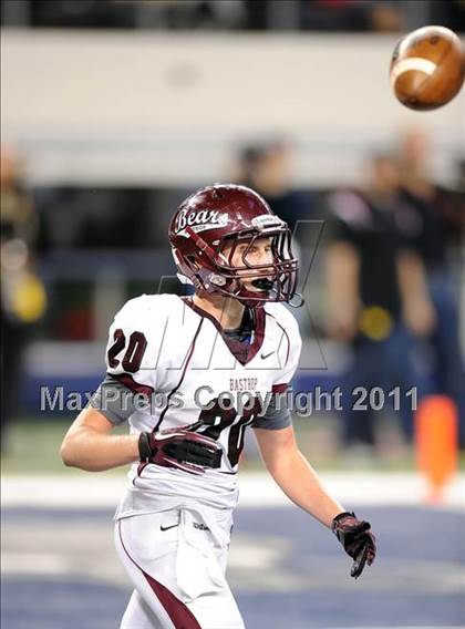 Thumbnail 2 in Liberty vs. Bastrop (4A Division 2 Region 2 Semifinals) photogallery.