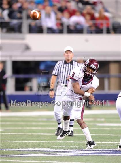 Thumbnail 1 in Liberty vs. Bastrop (4A Division 2 Region 2 Semifinals) photogallery.