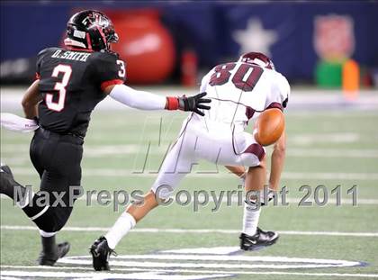 Thumbnail 1 in Liberty vs. Bastrop (4A Division 2 Region 2 Semifinals) photogallery.