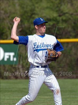 Thumbnail 2 in McMahon @ Ludlowe photogallery.