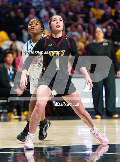 Thumbnail 2 in Cherokee vs East Bladen (NCHSAA 1A Final) photogallery.