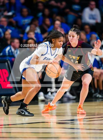Thumbnail 1 in Cherokee vs East Bladen (NCHSAA 1A Final) photogallery.