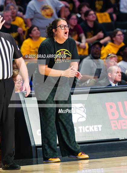 Thumbnail 1 in Cherokee vs East Bladen (NCHSAA 1A Final) photogallery.