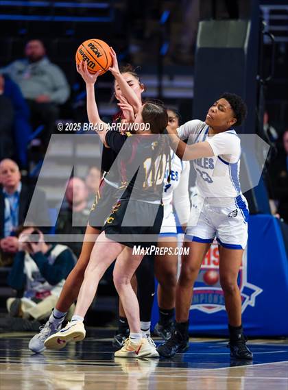 Thumbnail 2 in Cherokee vs East Bladen (NCHSAA 1A Final) photogallery.