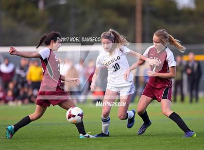 Thumbnail 2 in Menlo School vs Sacred Heart Prep photogallery.