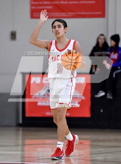 Thumbnail 2 in Highlands vs. Sacramento Adventist (Sac Adventist Holiday Invitational) photogallery.