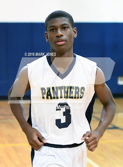 Thumbnail 2 in Paradise Valley Christian Prep vs Salt River photogallery.