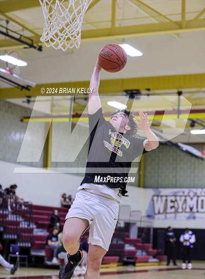 Thumbnail 2 in Weymouth vs Barnstable (MIAA Division 1 Preliminary Round) photogallery.