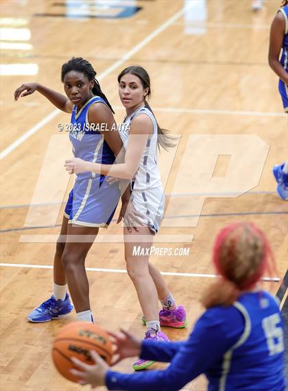 Thumbnail 3 in Purnell Swett vs. Lake View (2023 Robeson County Shootout) photogallery.