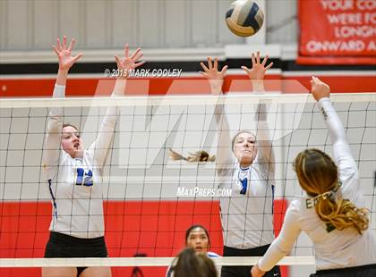 Thumbnail 3 in Wortham vs. Valley Mills (UIL Div 2 Area Playoff) photogallery.