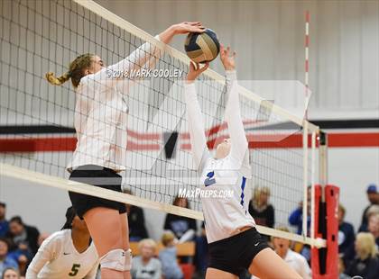 Thumbnail 3 in Wortham vs. Valley Mills (UIL Div 2 Area Playoff) photogallery.