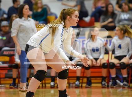 Thumbnail 3 in Wortham vs. Valley Mills (UIL Div 2 Area Playoff) photogallery.
