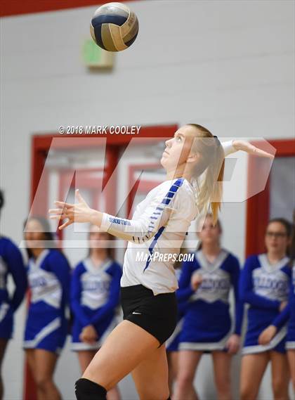 Thumbnail 3 in Wortham vs. Valley Mills (UIL Div 2 Area Playoff) photogallery.