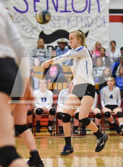 Thumbnail 3 in Wortham vs. Valley Mills (UIL Div 2 Area Playoff) photogallery.
