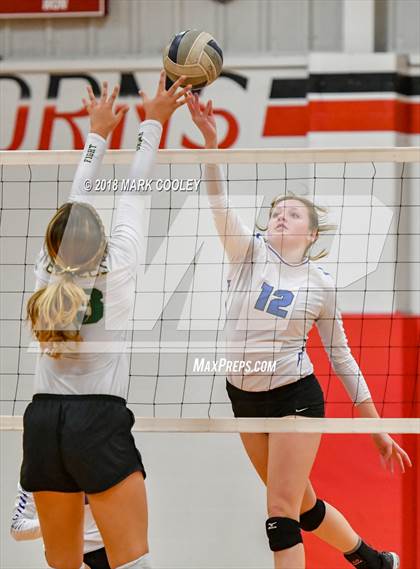 Thumbnail 3 in Wortham vs. Valley Mills (UIL Div 2 Area Playoff) photogallery.