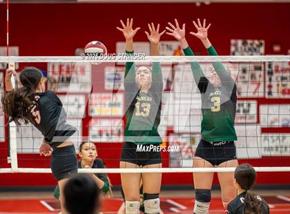 Thumbnail 3 in Moreau Catholic @ James Logan photogallery.