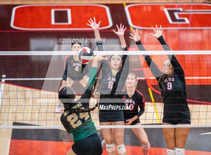 Thumbnail 3 in Moreau Catholic @ James Logan photogallery.