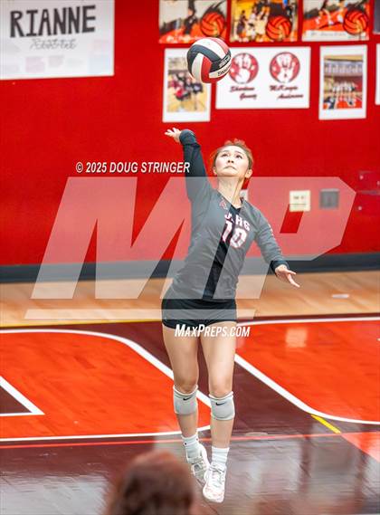 Thumbnail 3 in Moreau Catholic @ James Logan photogallery.
