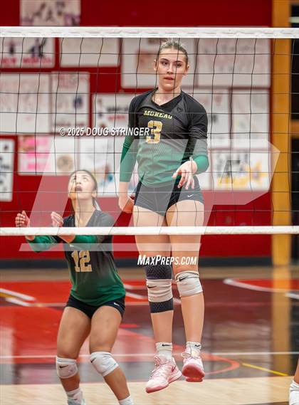 Thumbnail 3 in Moreau Catholic @ James Logan photogallery.