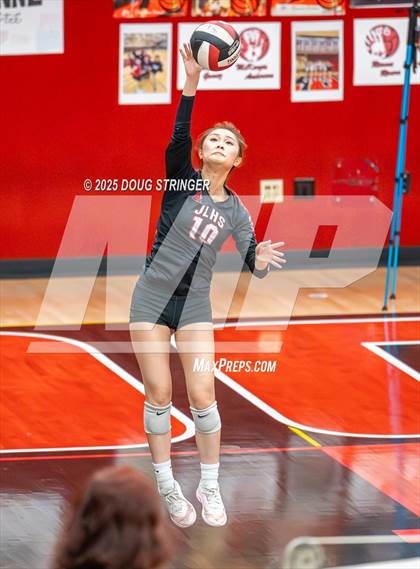 Thumbnail 3 in Moreau Catholic @ James Logan photogallery.