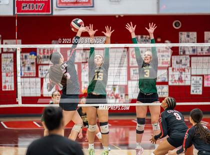 Thumbnail 2 in Moreau Catholic @ James Logan photogallery.