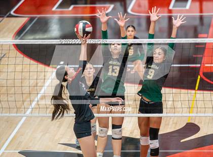 Thumbnail 1 in Moreau Catholic @ James Logan photogallery.