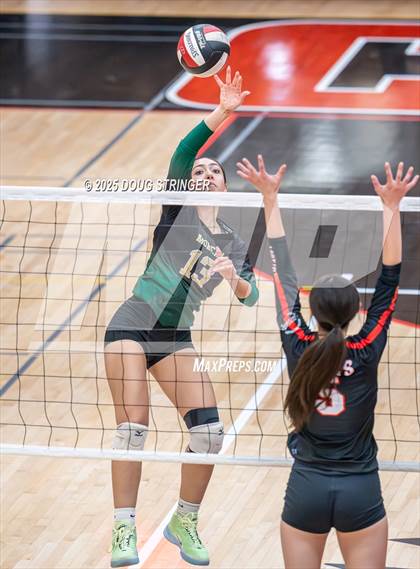 Thumbnail 2 in Moreau Catholic @ James Logan photogallery.