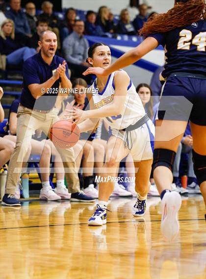 Thumbnail 2 in Notre Dame Academy @ Newport Central Catholic photogallery.