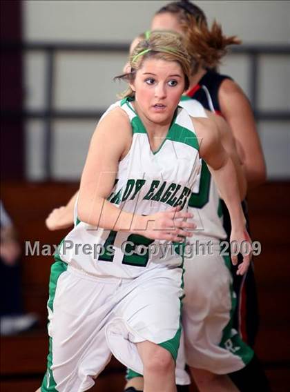 Thumbnail 2 in Rio Vista vs Slaton (Fantasy of Lights Tournament) photogallery.