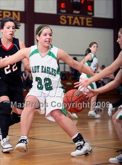 Thumbnail 1 in Rio Vista vs Slaton (Fantasy of Lights Tournament) photogallery.