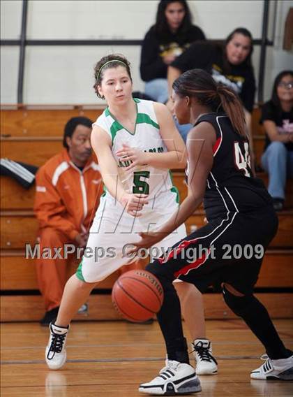 Thumbnail 1 in Rio Vista vs Slaton (Fantasy of Lights Tournament) photogallery.