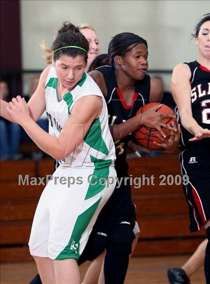 Thumbnail 1 in Rio Vista vs Slaton (Fantasy of Lights Tournament) photogallery.