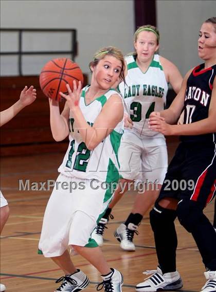 Thumbnail 3 in Rio Vista vs Slaton (Fantasy of Lights Tournament) photogallery.