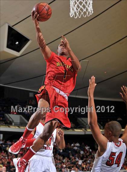Thumbnail 1 in Orange Lutheran vs. Mission Viejo (CIF SS D1A Final) photogallery.