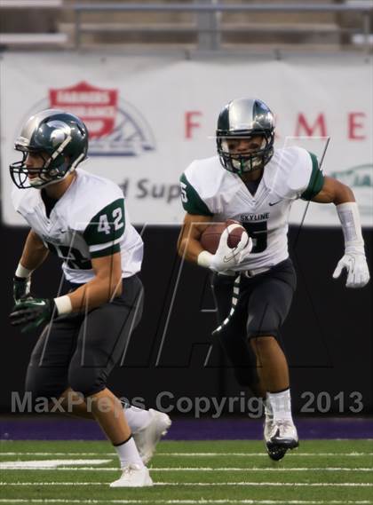 Thumbnail 2 in Bellevue vs. Skyline (Emerald City Classic) photogallery.