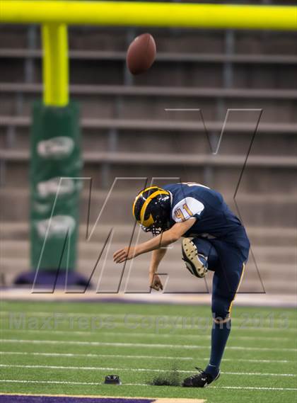 Thumbnail 2 in Bellevue vs. Skyline (Emerald City Classic) photogallery.