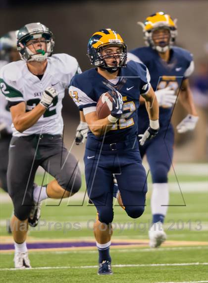Thumbnail 3 in Bellevue vs. Skyline (Emerald City Classic) photogallery.