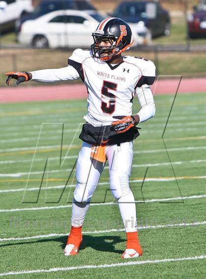Thumbnail 2 in White Plains @ Archbishop Stepinac (Turkey Bowl) photogallery.