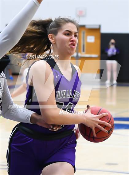 Thumbnail 2 in Valley Vista vs. Hamilton (AIA 6A Final) photogallery.