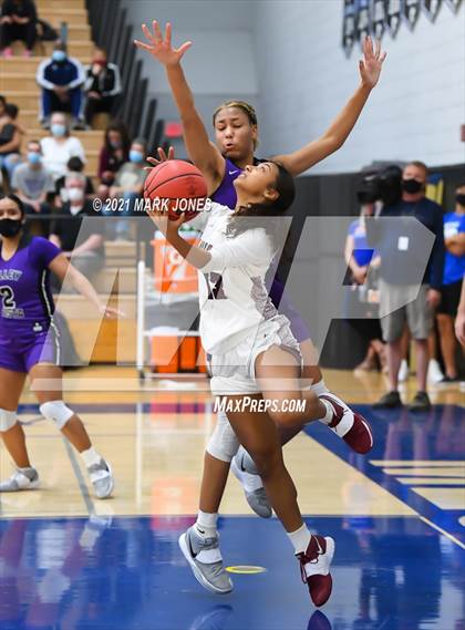 Thumbnail 1 in Valley Vista vs. Hamilton (AIA 6A Final) photogallery.