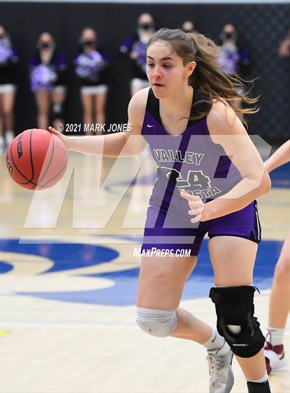 Thumbnail 1 in Valley Vista vs. Hamilton (AIA 6A Final) photogallery.