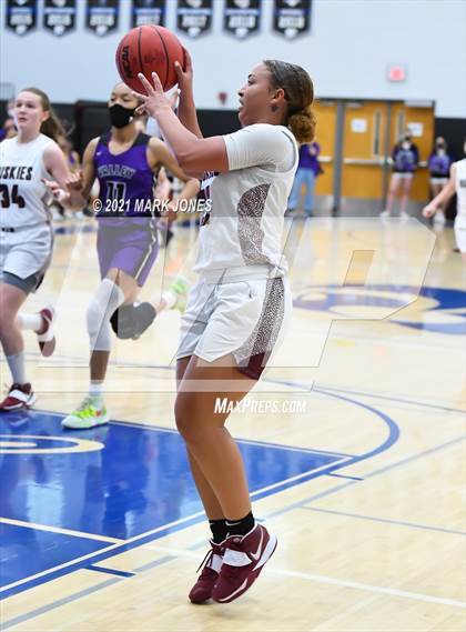 Thumbnail 2 in Valley Vista vs. Hamilton (AIA 6A Final) photogallery.