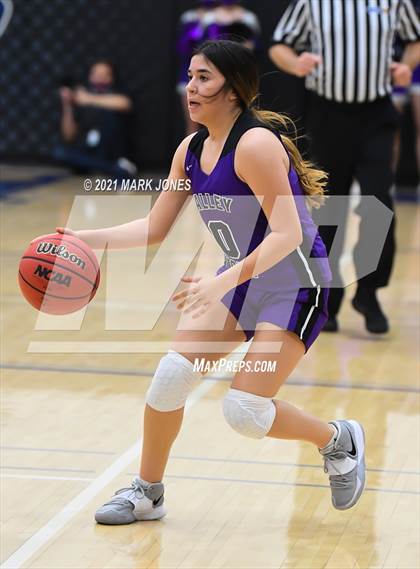 Thumbnail 1 in Valley Vista vs. Hamilton (AIA 6A Final) photogallery.
