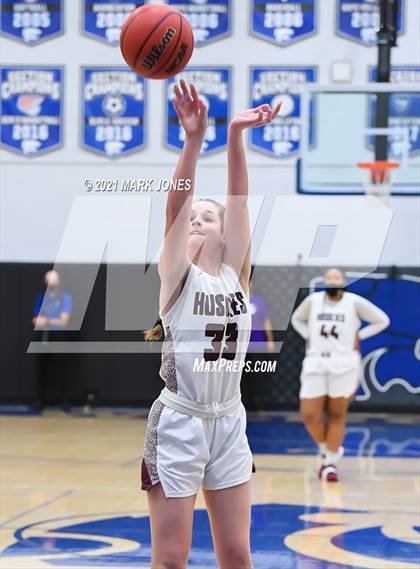Thumbnail 3 in Valley Vista vs. Hamilton (AIA 6A Final) photogallery.