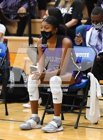 Thumbnail 1 in Valley Vista vs. Hamilton (AIA 6A Final) photogallery.