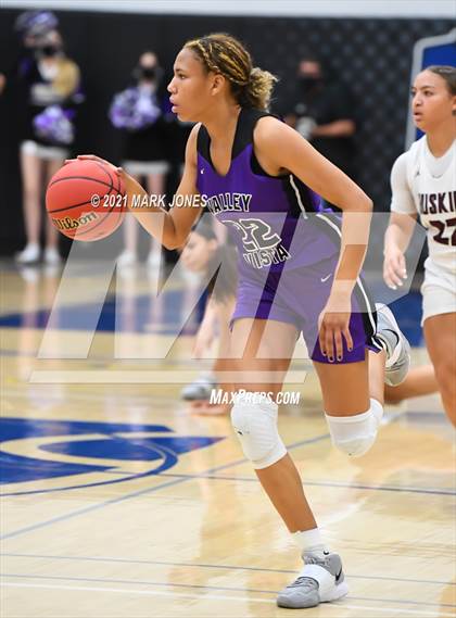 Thumbnail 1 in Valley Vista vs. Hamilton (AIA 6A Final) photogallery.
