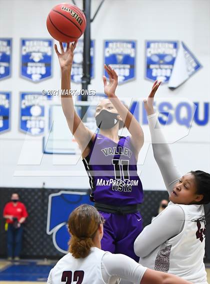 Thumbnail 2 in Valley Vista vs. Hamilton (AIA 6A Final) photogallery.
