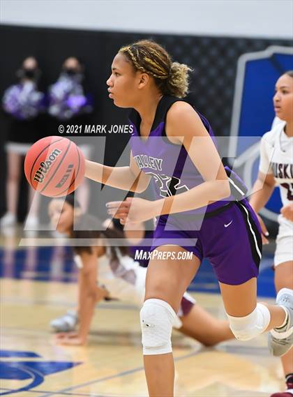 Thumbnail 3 in Valley Vista vs. Hamilton (AIA 6A Final) photogallery.