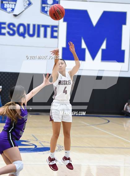 Thumbnail 1 in Valley Vista vs. Hamilton (AIA 6A Final) photogallery.